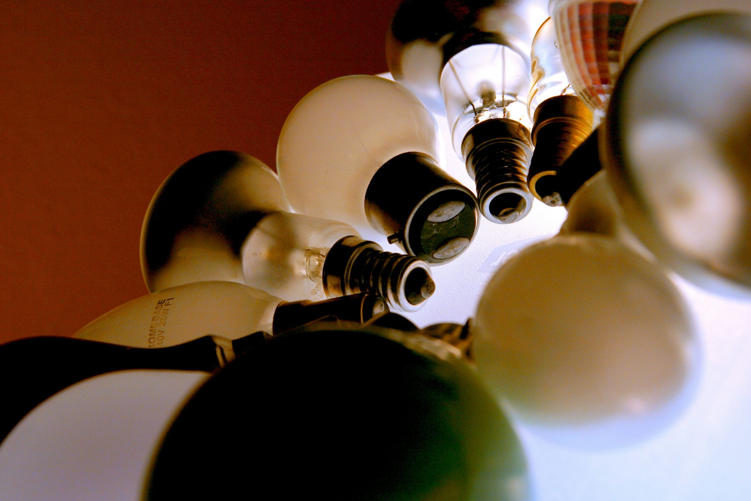 LED lights vs incadescent light