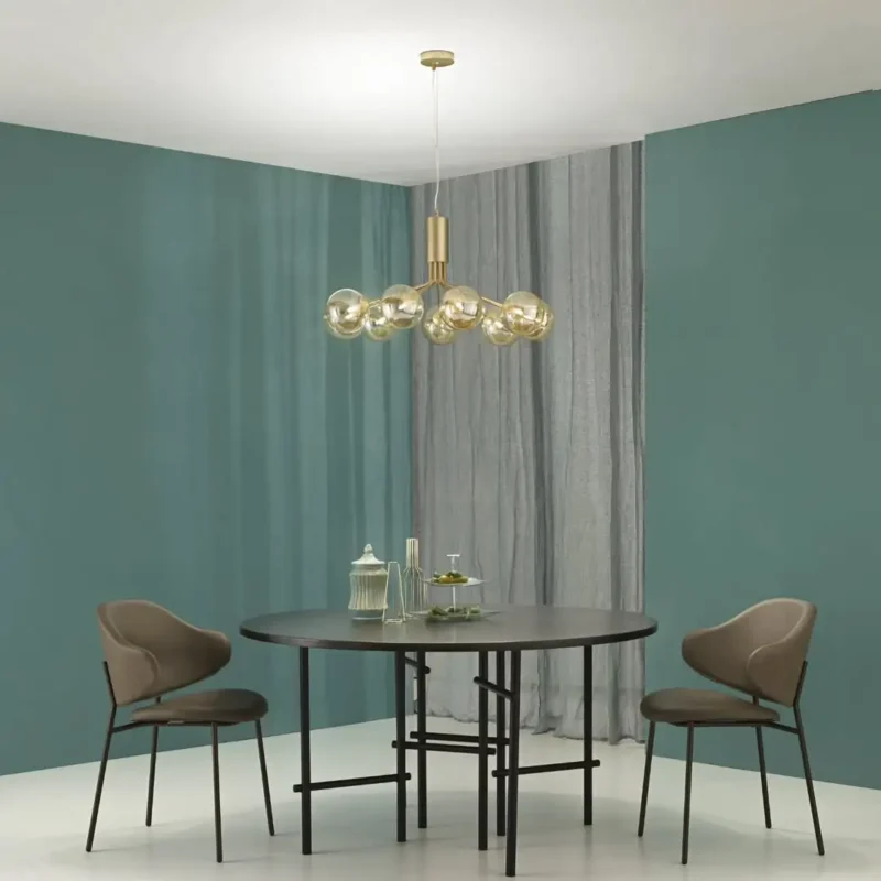 Elegantna-visilica-sa-staklenim-kuglama
