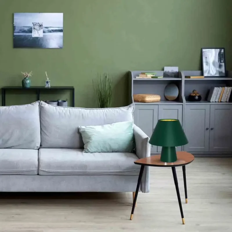 Zelena stolna lampa model je koji unosi vedrinu u svaki prostor, neovisno o tome gdje ju odlučite postaviti SKU-MLP8883.